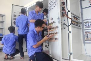 Học Trung Cấp Nghề Điện Công Nghiệp cơ hội nghề nghiệp hấp dẫn và ổn định 