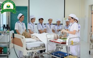 Học trung cấp y sĩ đa khoa tại Học viện từ xa