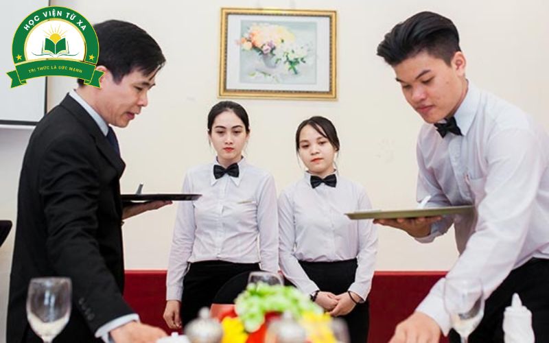 Thông tin tuyển sinh khóa học Cao đẳng quản trị nhà hàng tại Tuyển sinh từ xa