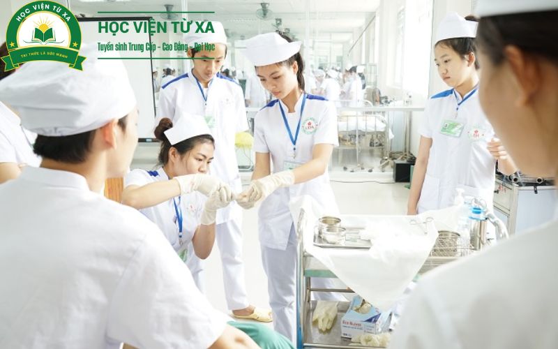 Thông báo xét tuyển Khóa Học Trung Cấp Điều Dưỡng Chính Quy