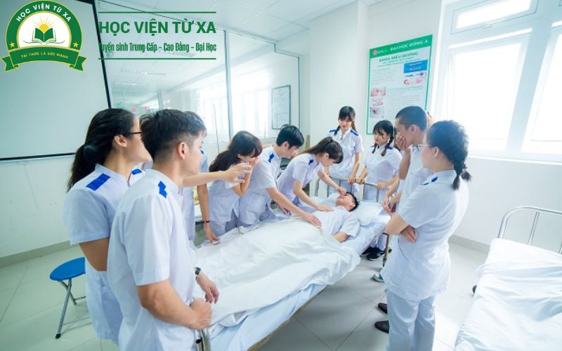 Khóa Học Trung Cấp Điều Dưỡng Chính Quy