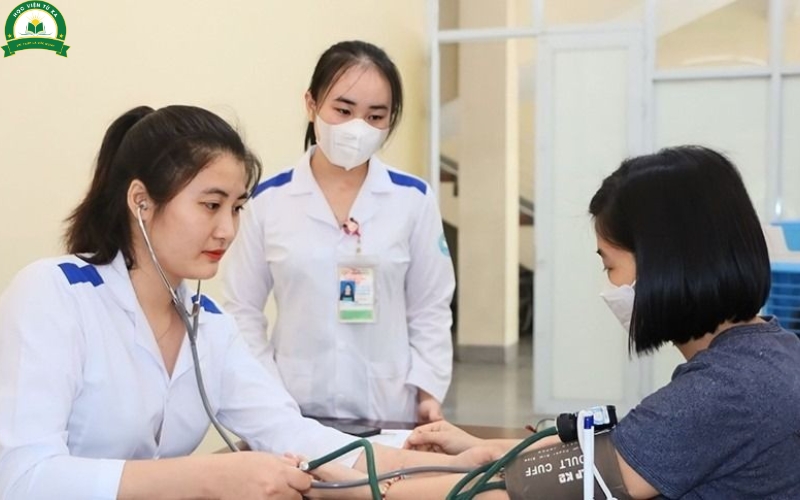 Hướng Dẫn Chi Tiết Về Khóa Học Cao Đẳng Y Sĩ Đa Khoa Chính Quy