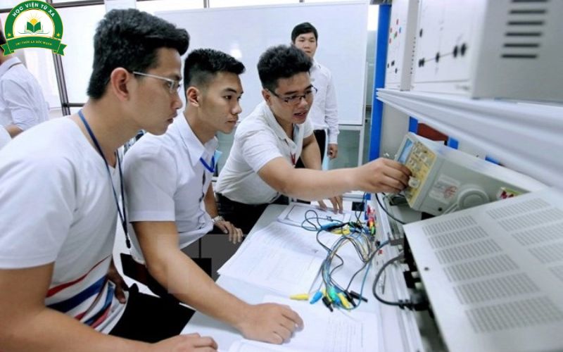 Giới thiệu Học Trung Cấp Ngành Điện Tử Công Nghiệp