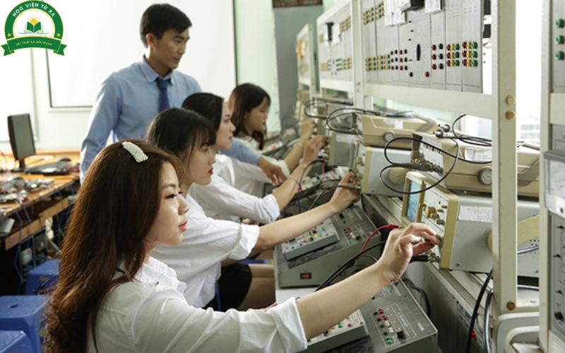 Thông báo tuyển sinh Học Ngành Điện Tử Công Nghiệp