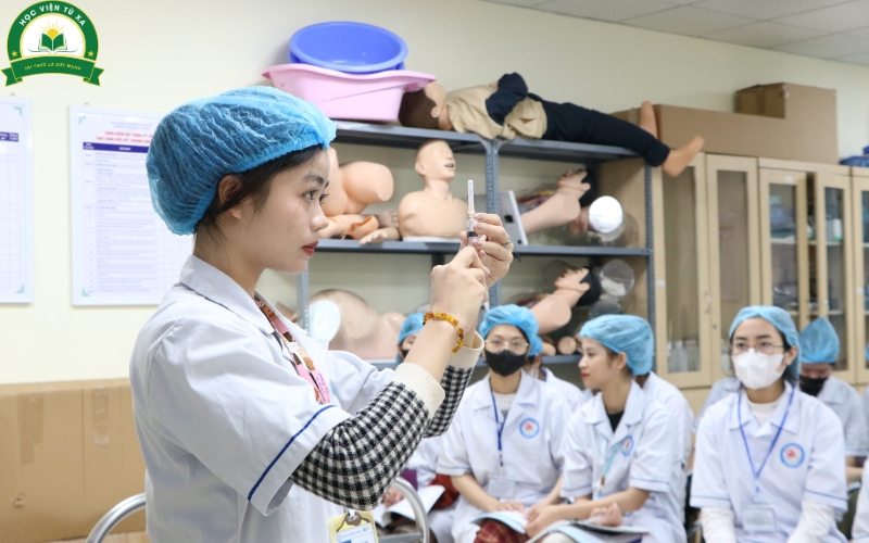 Cơ hội việc làm và thu nhập hấp dẫn sau tốt nghiệp