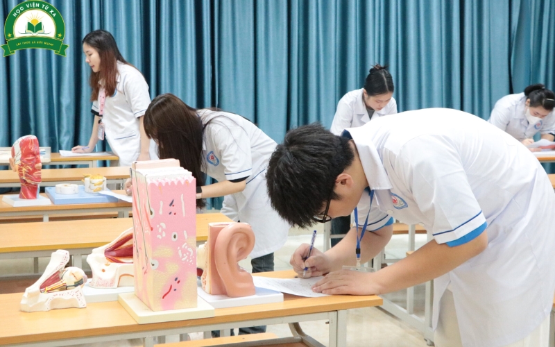 Điều kiện xét tuyển học Cao đẳng Y sĩ đa khoa