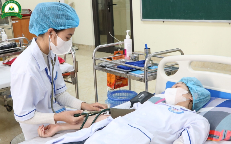 Thông tin xét tuyển lớp học Cao đẳng Điều dưỡng