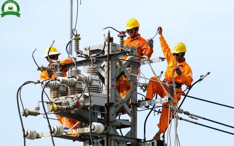 Có nên học Trung cấp Điện công nghiệp dân dụng không?