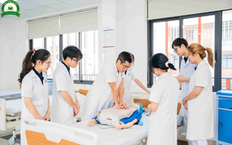 Điều kiện xét tuyển trung cấp y sĩ đa khoa và hồ sơ cần chuẩn bị