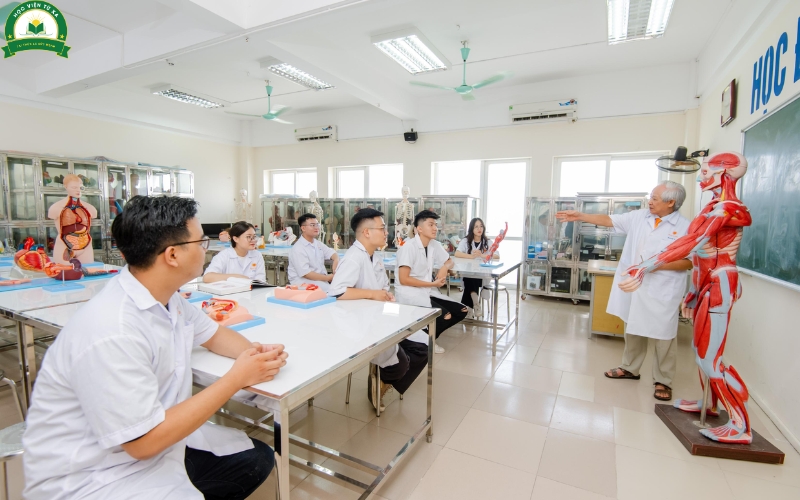 Tại sao nên chọn học tại TuyensinhTuxa.vn