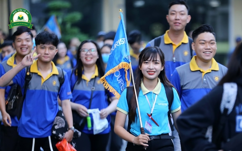 Mức lương của nghề hướng dẫn viên du lịch hiện nay ra sao?