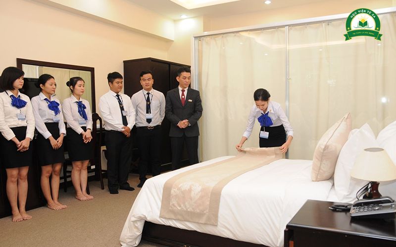 Trung cấp Quản trị khách sạn