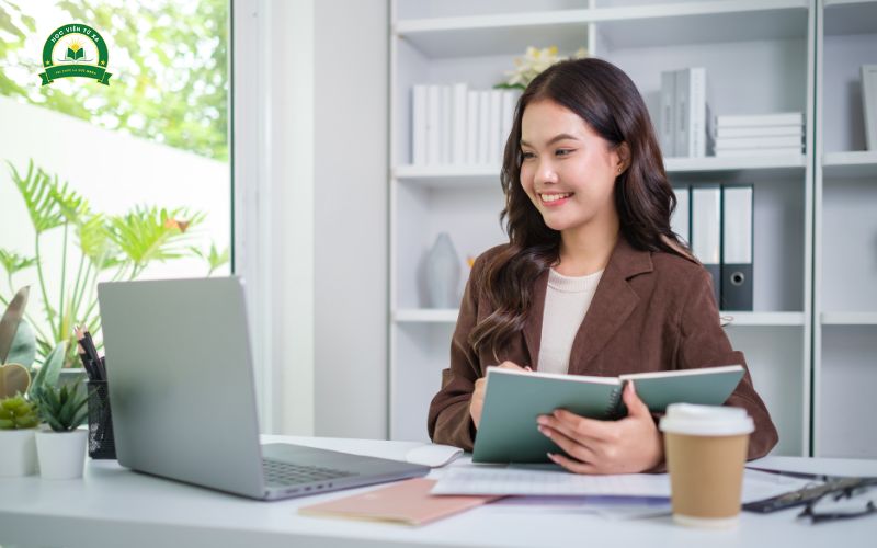 Vì sao nên học Trung cấp Văn thư hành chính?