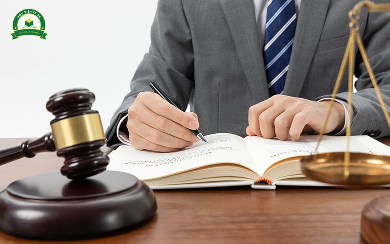 Học Trung cấp Pháp luật ở đâu uy tín?