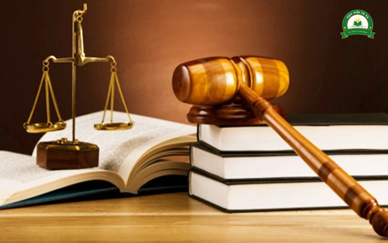 Trung cấp Pháp luật