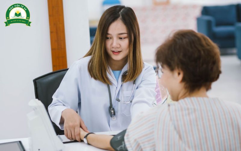 Ai có thể đăng ký học Trung cấp nghề Y sĩ đa khoa?
