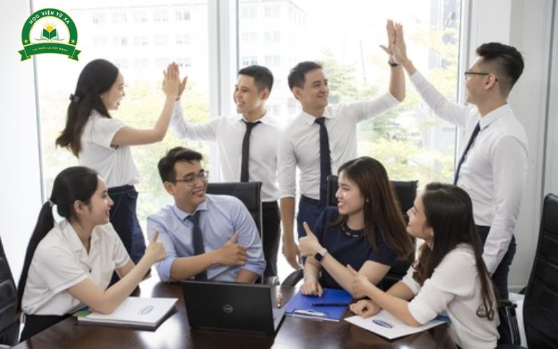Học xong Trung cấp Quản trị doanh nghiệp vừa và nhỏ Chính quy có dễ xin việc không?