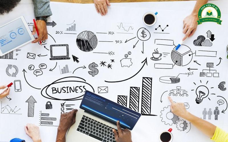Những điểm nổi bật của chương trình đào tạo Cao đẳng Quản trị kinh doanh Trực tuyến