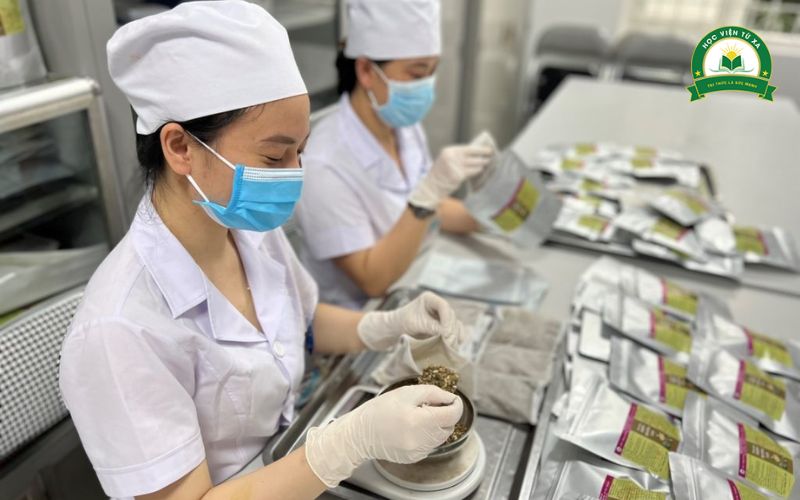 Thời gian học và điều kiện xét tuyển lớp học Cao đẳng Y học cổ truyền