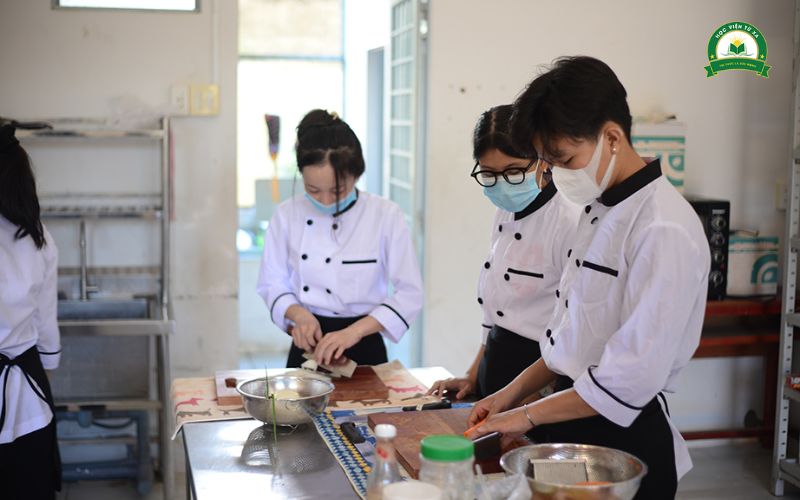 Cơ hội việc làm sau khi tốt nghiệp Trung cấp Kỹ thuật chế biến món ăn