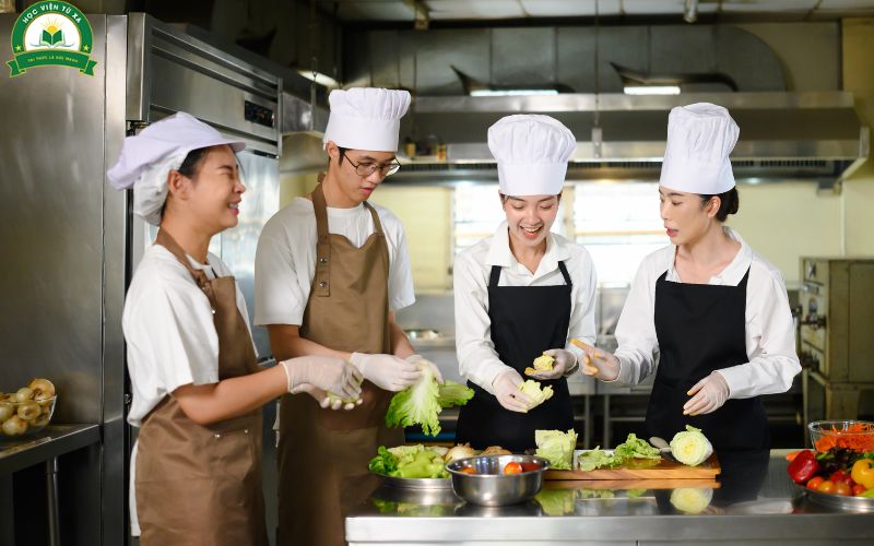 Lợi ích khi học Trung cấp Kỹ thuật chế biến món ăn Cấp tốc