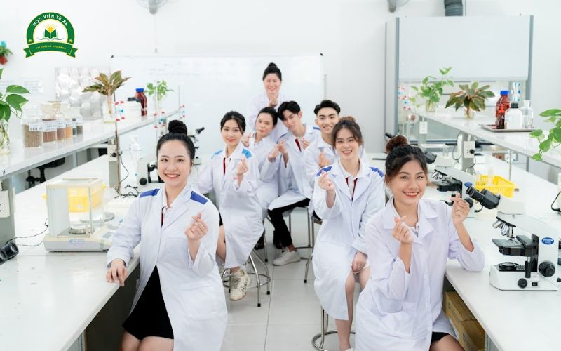 Học Trung cấp Dược vừa học vừa làm ở Quảng Ngãi có gì hay?