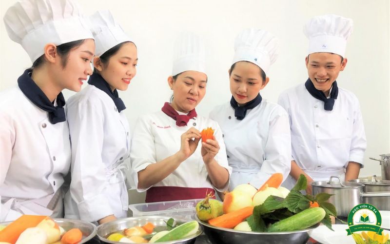 Thông báo xét tuyển học Trung cấp Kỹ thuật chế biến món ăn tại tuyensinhtuxa.edu.vn