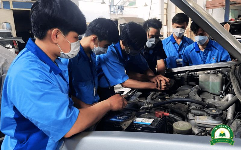 Cơ hội nghề nghiệp sau khi tốt nghiệp Trung cấp Công nghệ ô tô