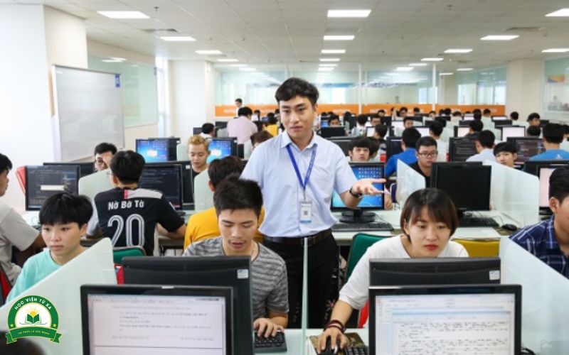 Cơ hội nghề nghiệp sau khi tốt nghiệp Trung cấp Công nghệ thông tin Từ xa