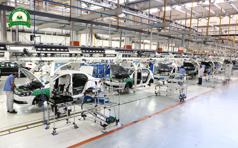 Học Trung cấp Công nghệ ô tô là gì?