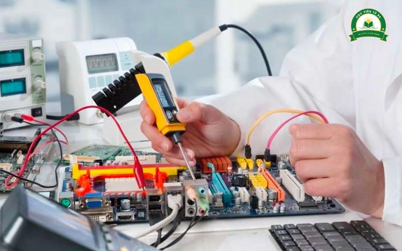 Học Trung cấp Điện công nghiệp ở đâu uy tín?