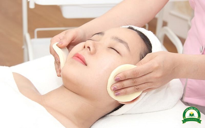 Mục tiêu đào tạo của chương trình Trung cấp Chăm sóc sắc đẹp