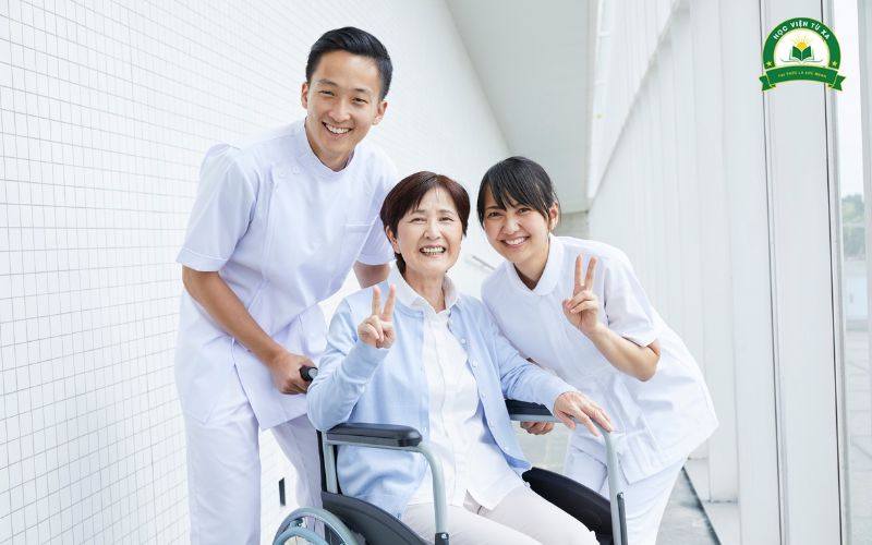 Tại sao nên chọn học Trung cấp Điều dưỡng Vừa học vừa làm?