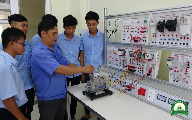 Thông báo xét tuyển học Trung cấp nghề Điện công nghiệp dân dụng tại tuyensinhtuxa.edu.vn