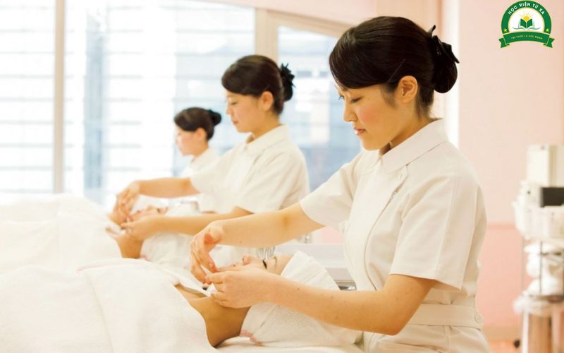 Trung cấp Chăm sóc sắc đẹp là gì?