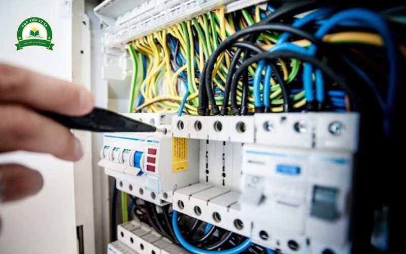 Ai nên học ngành Cao đẳng Điện công nghiệp?