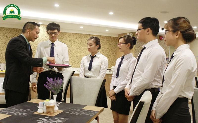 Đăng ký học Cao đẳng Quản trị nhà hàng tại tuyensinhtuxa.edu.vn