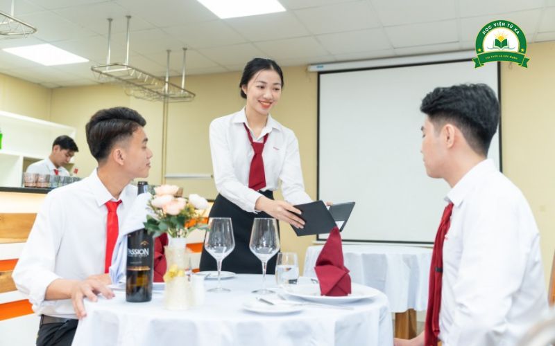Học phí Cao đẳng Quản trị nhà hàng hiện nay bao nhiêu?