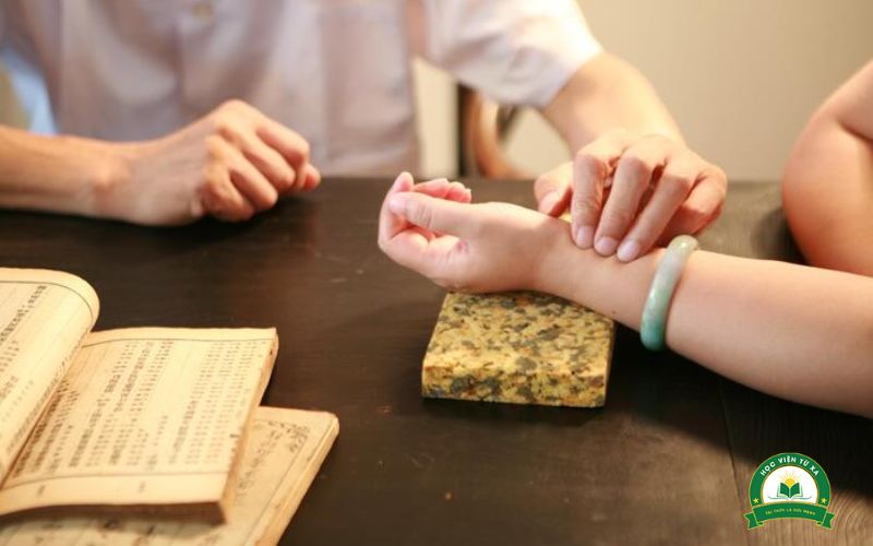 Học phí Trung cấp Y học cổ truyền năm 2026 là bao nhiêu?