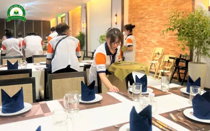 Trung cấp Nghiệp vụ nhà hàng học xong ra làm gì?