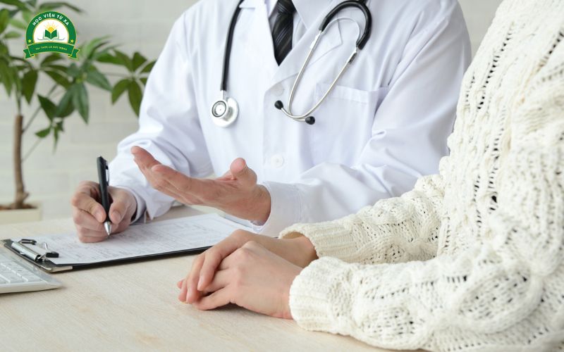 Chương trình Trung cấp ngành Dược Từ xa