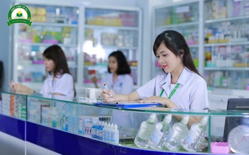 Dược sĩ bán thuốc học ngành gì mới đúng quy định?
