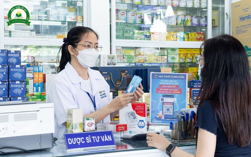 Học Trung cấp Dược có bán thuốc được không?