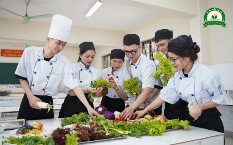 Kỹ thuật chế biến món ăn là gì trong giáo dục nghề nghiệp