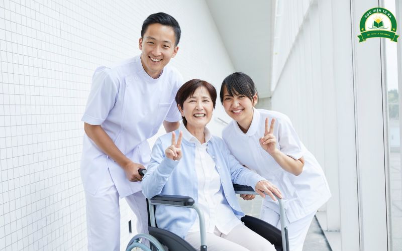 Nên đăng ký học Trung cấp ngành Điều dưỡng Từ xa ở đâu cho người đi làm?