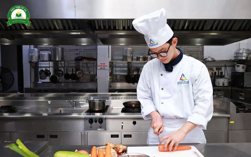 Thông báo xét tuyển học Trung cấp ngành Kỹ thuật chế biến món ăn online