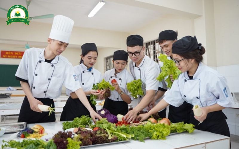 Tìm hiểu về Trung cấp ngành Kỹ thuật chế biến món ăn online
