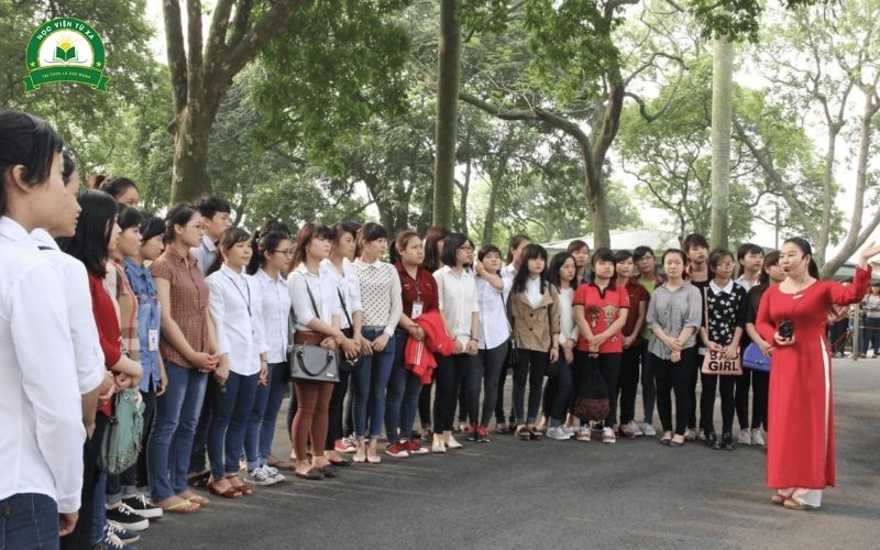 Trung cấp Hướng dẫn du lịch hệ vừa học vừa làm