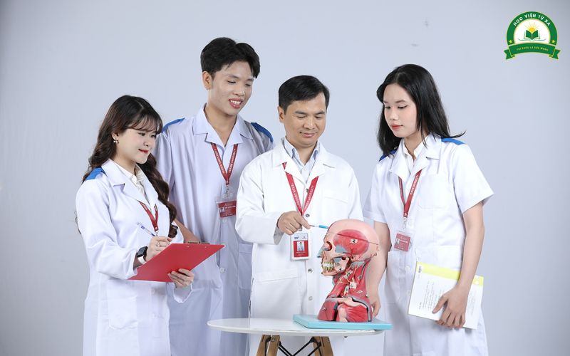 Có Bằng Trung cấp Y thì cơ hội việc làm ra sao?