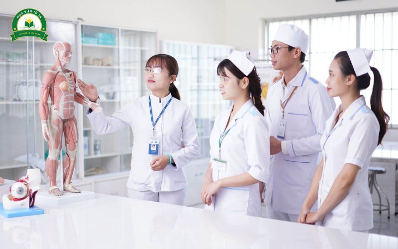 Có nên học Chương trình đào tạo Trung cấp Điều dưỡng hay không?